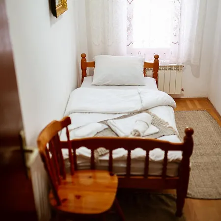 Domacinstvo Koprivica Villa